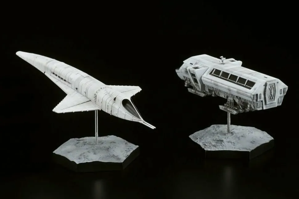 2001: A Space Odyssey - Orion III & Moon Rocket Bus 1/400 & 1/150 Scale Replica Model 2-Pack