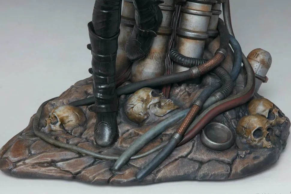 Adi Granov - Sova 18” Statue