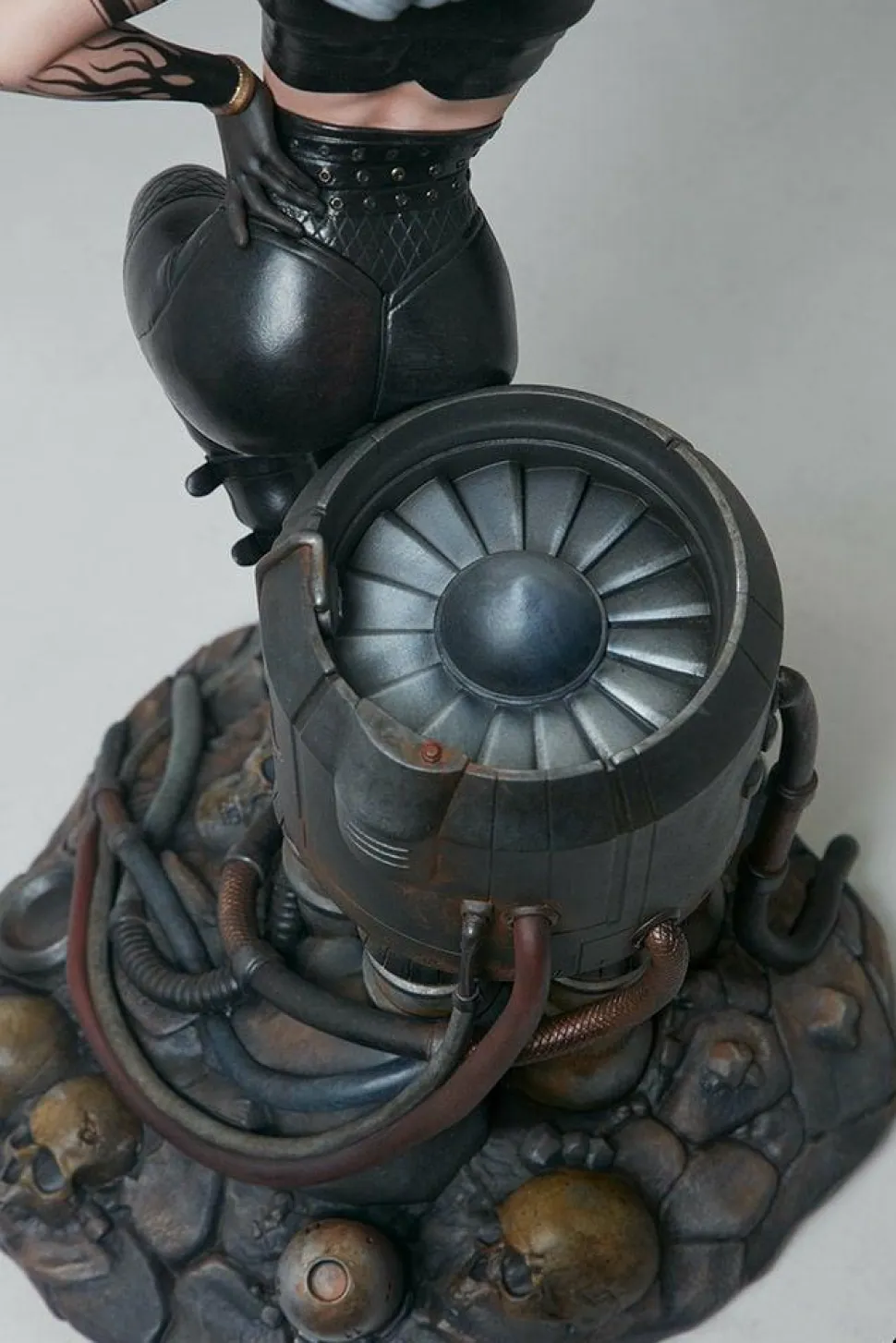 Adi Granov - Sova 18” Statue