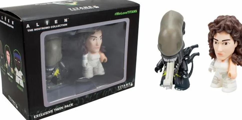 Alien - Ripley and Acid Splatter Xenomorph Titans 3” Vinyl Figure 2 Pack