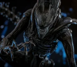 Alien: Romulus (2024) - Scorched Xenomorph 1/6th Scale Hot Toys Action Figure