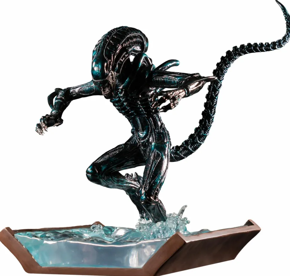 Aliens - Blue Alien Warrior Water Attack 1/6th Scale Diorama Statue