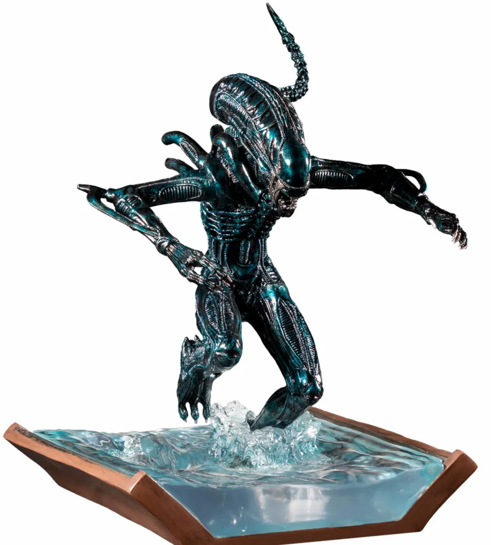 Aliens - Blue Alien Warrior Water Attack 1/6th Scale Diorama Statue