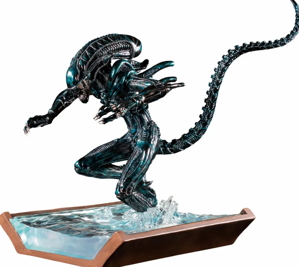 Aliens - Blue Alien Warrior Water Attack 1/6th Scale Diorama Statue