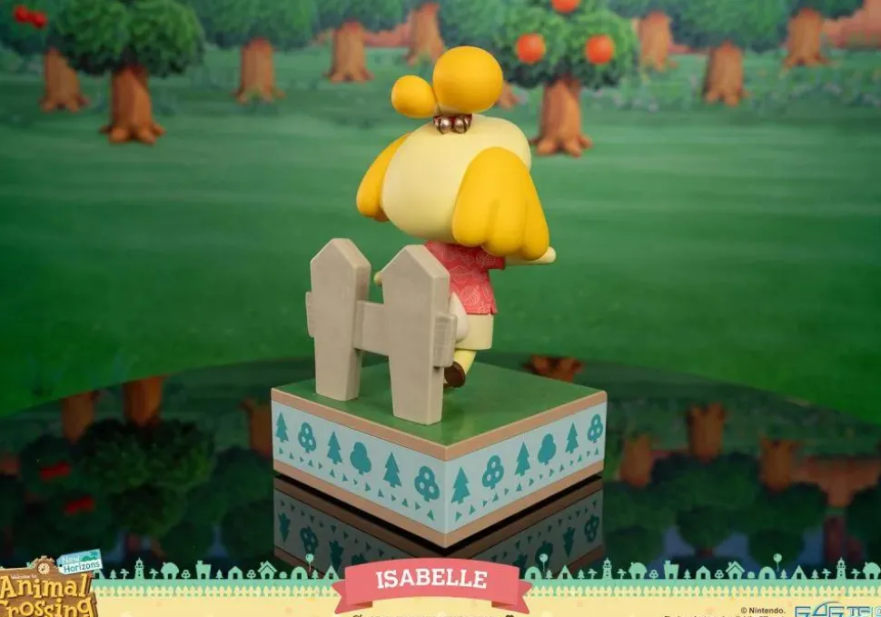 Animal Crossing: New Horizons - Isabelle 8" PVC Statue