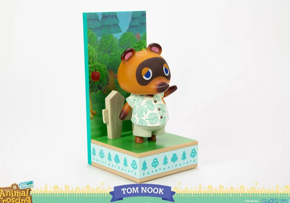 Animal Crossing: New Horizons - Tom Nook (Exclusive Edition) 10" PVC Statue