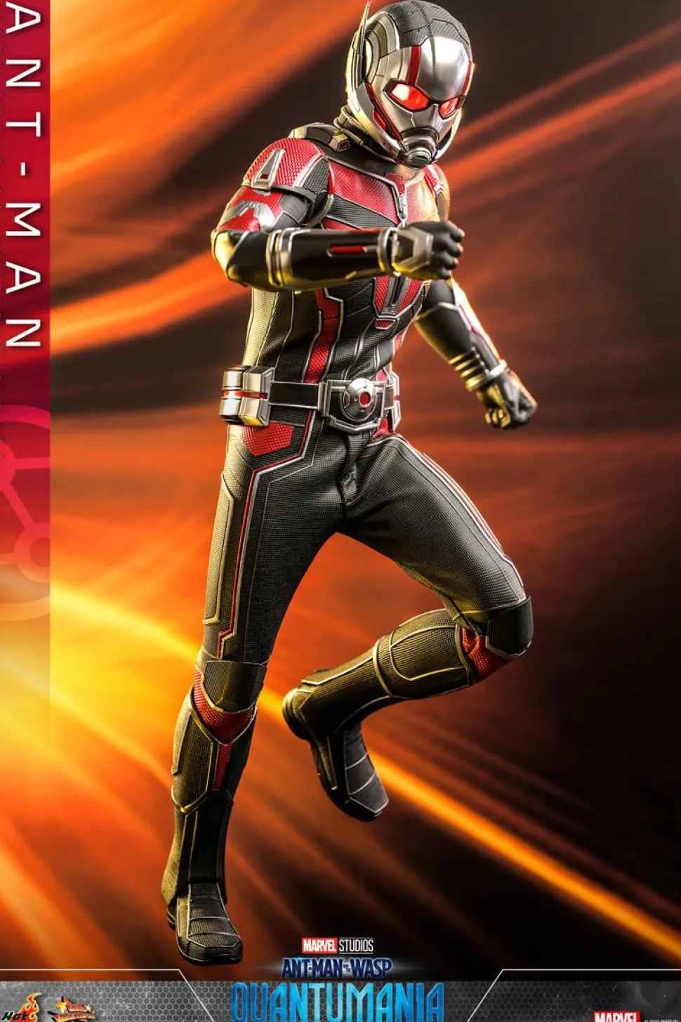 Ant-Man and the Wasp: Quantumania - Ant-Man 1/6th Scale Hot Toys Action Figure
