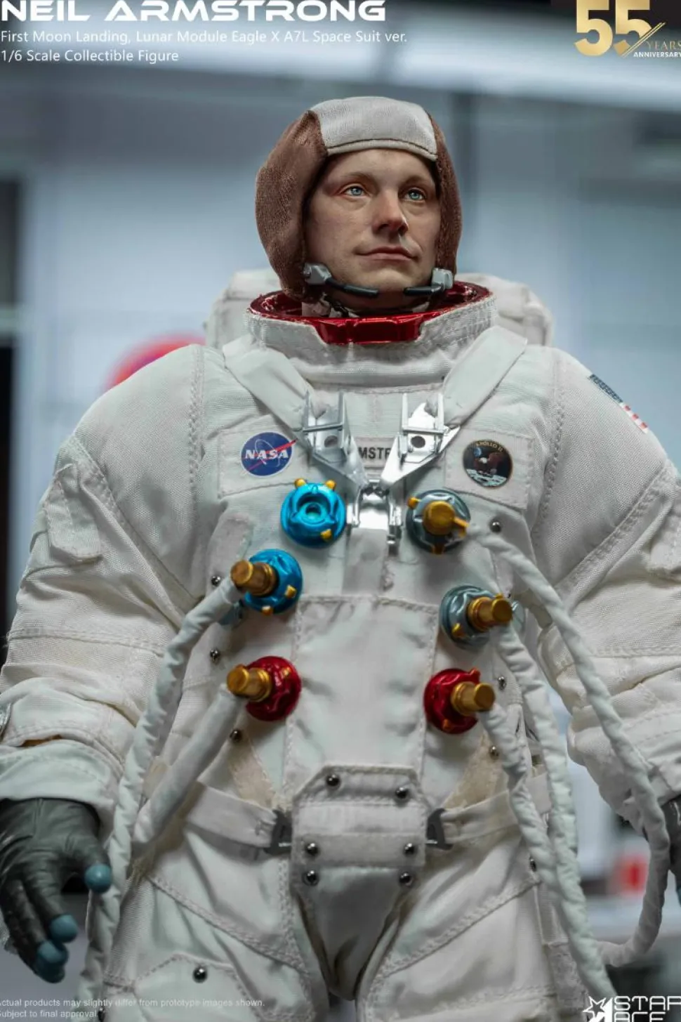 Apollo 11 - Neil Armstrong (First Moon Landing, Lunar Module Eagle X A7L Space Suit Version) 1/6th Scale Action Figure