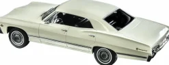 Artisan Collection - 1967 White Chevrolet Impala 1:18 Scale Die Cast Replica