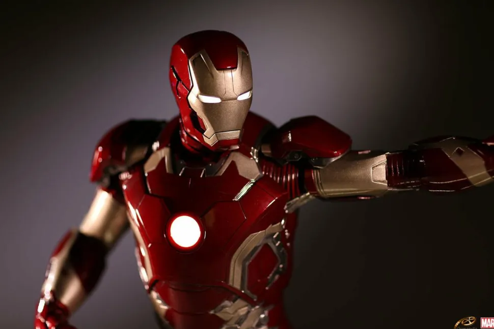 Avengers 2: Age of Ultron - Iron Man Mark 43 Cinemaquette Statue