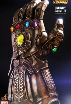 Avengers 3: Infinity War - Infinity Gauntlet 1:1 Scale Life-Size Replica