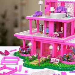 Barbie (2023) - Barbie's Dreamhouse Mega Construx Construction Set (1795 Pieces)