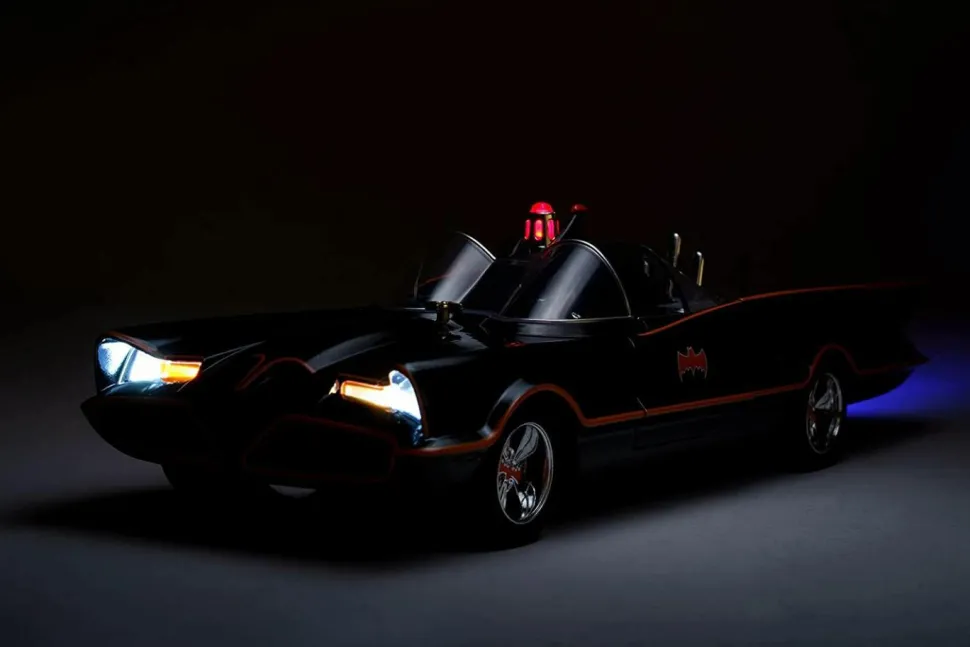 Batman (1966) - Batman and Robin with Batmobile 1/18th Scale Hollywood Rides Die-Cast Vehicle Replica