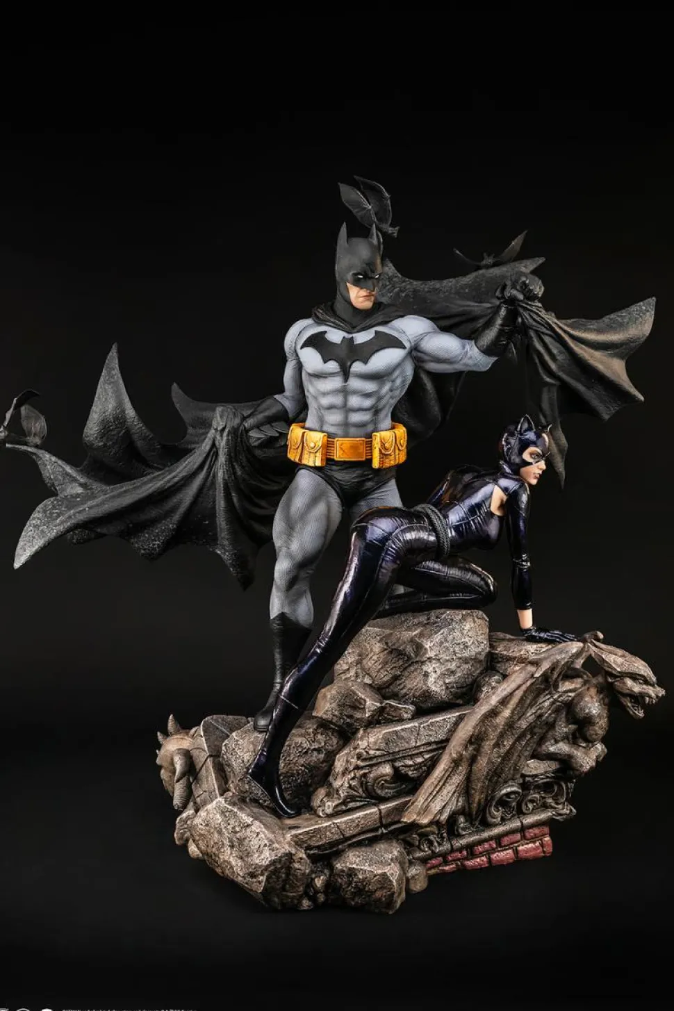 Batman - Batman & Catwoman Reunion 1/4 Scale Statue