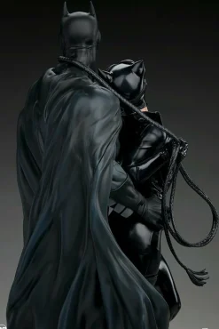 Batman - Batman & Catwoman 20” Diorama Statue