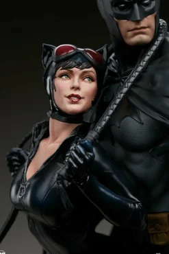 Batman - Batman & Catwoman 20” Diorama Statue