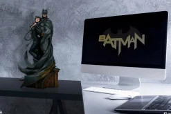 Batman - Batman & Catwoman 20” Diorama Statue