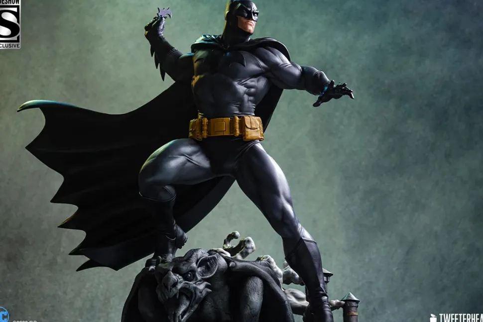 Batman - Batman (Black & Gray Edition) 1/4 Scale Maquette Statue