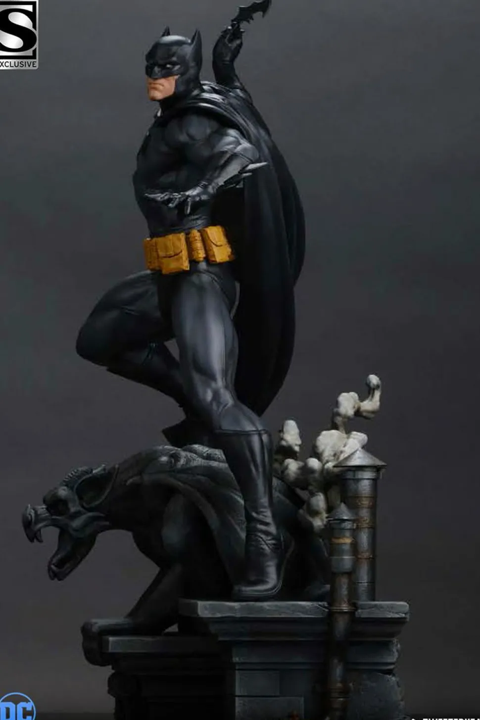 Batman - Batman (Black & Gray Edition) 1/4 Scale Maquette Statue