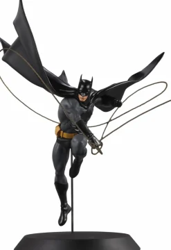 Batman - Batman by Dan Mora DC Designer Series 1/6th Scale Statue