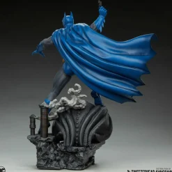 Batman - Batman (Retro Edition) 1/6th Scale Maquette Statue