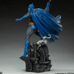 Batman - Batman (Retro Edition) 1/4 Scale Maquette Statue