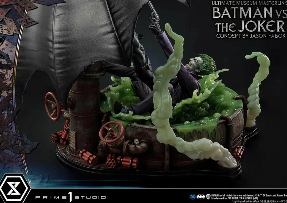 Batman - Batman vs The Joker 1/3 Scale Statue