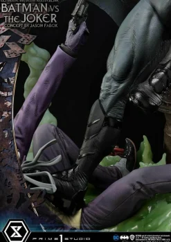 Batman - Batman vs The Joker 1/3 Scale Statue