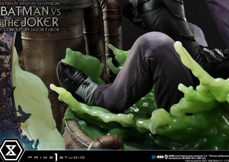 Batman - Batman vs The Joker 1/3 Scale Statue