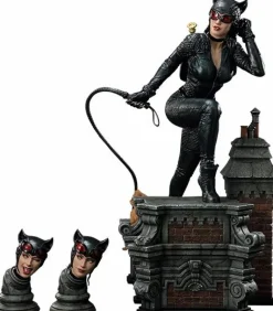 Batman - Catwoman Deluxe 1/3 Scale Statue by Lee Bermejo