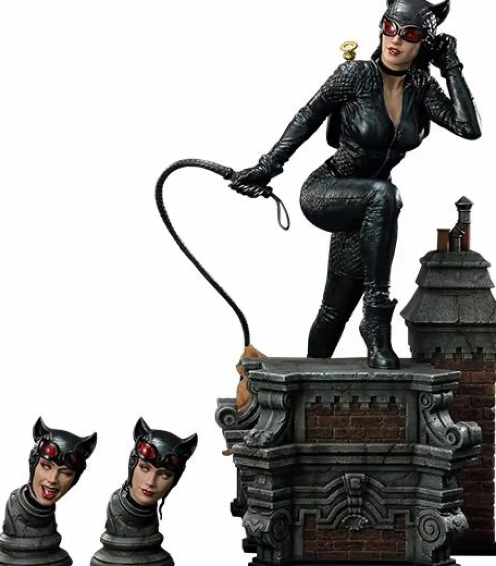 Batman - Catwoman Deluxe 1/3 Scale Statue by Lee Bermejo