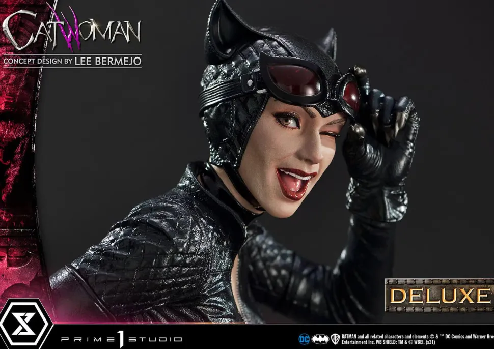 Batman - Catwoman Deluxe 1/3 Scale Statue by Lee Bermejo
