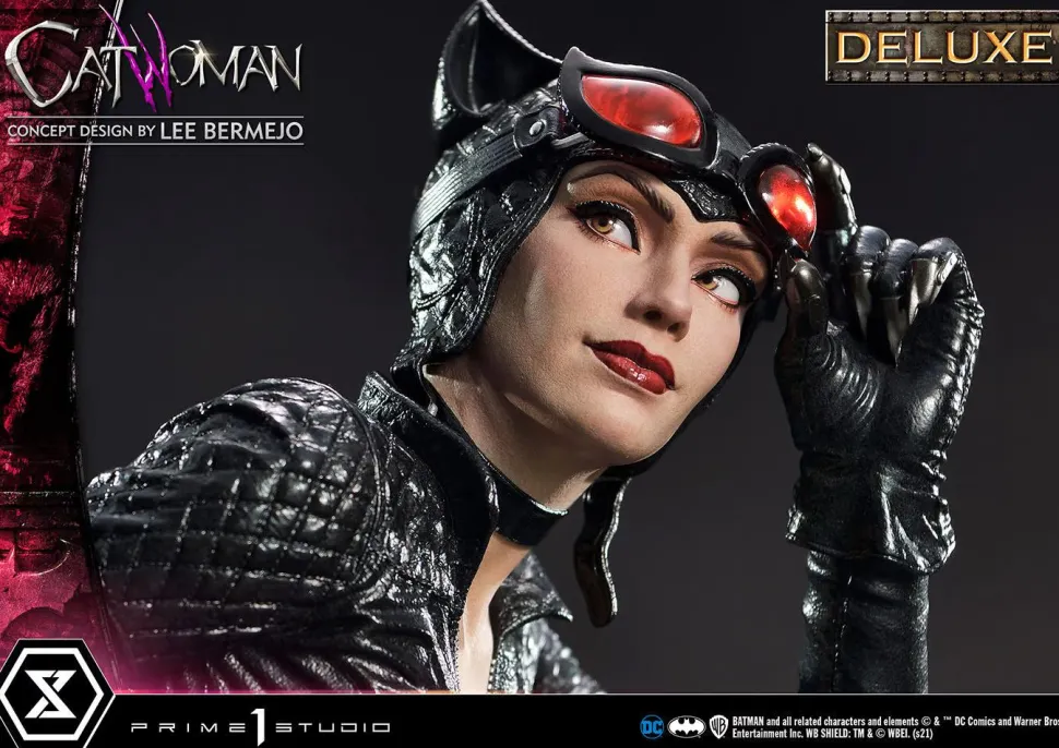 Batman - Catwoman Deluxe 1/3 Scale Statue by Lee Bermejo
