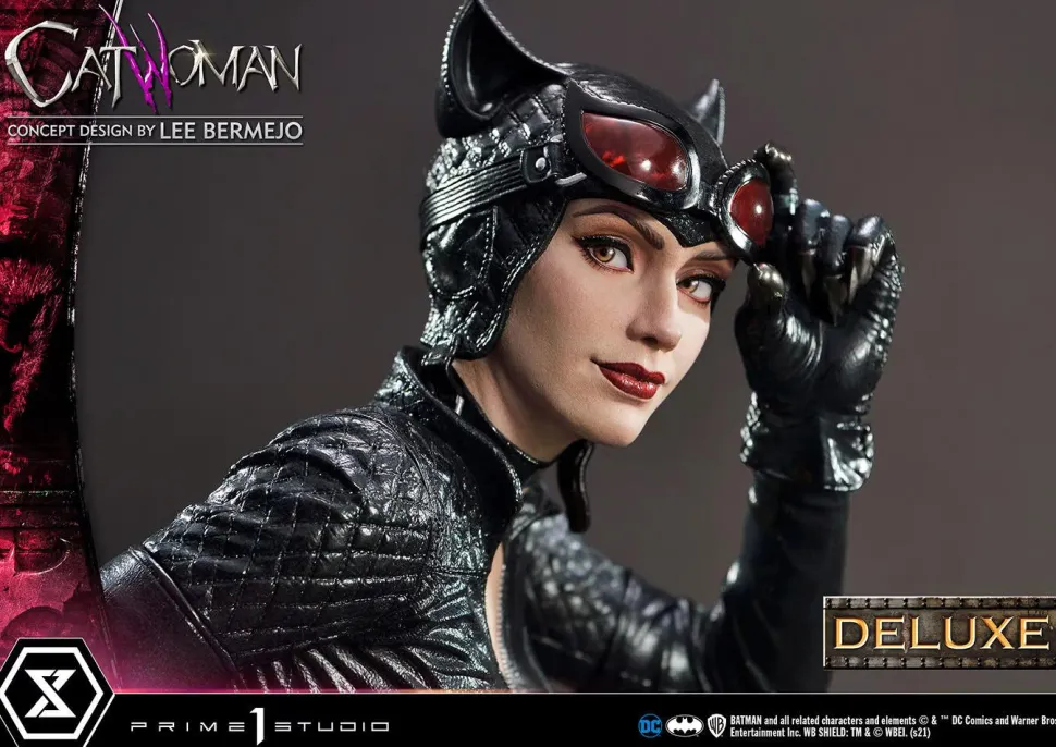 Batman - Catwoman Deluxe 1/3 Scale Statue by Lee Bermejo