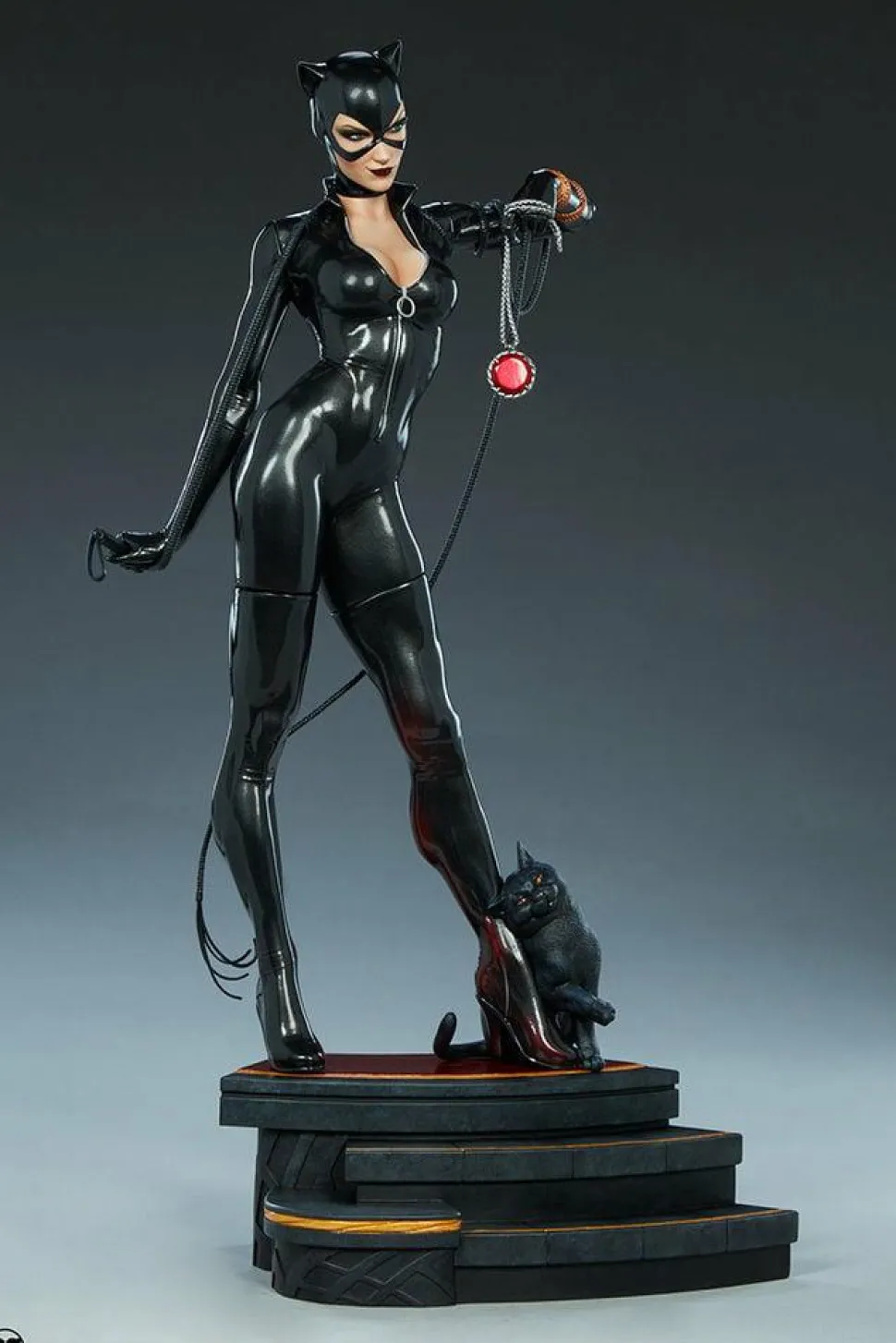 Batman - Catwoman Premium Format Statue
