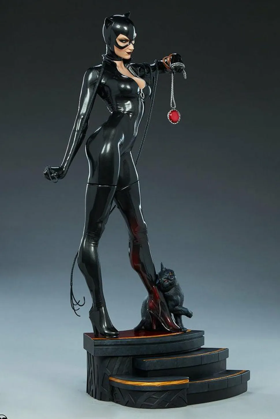 Batman - Catwoman Premium Format Statue