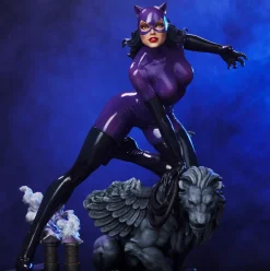 Batman - Catwoman (Purple Edition) 1/4 Scale Maquette Statue