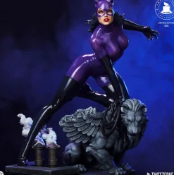 Batman - Catwoman (Purple Edition) 1/4 Scale Maquette Statue