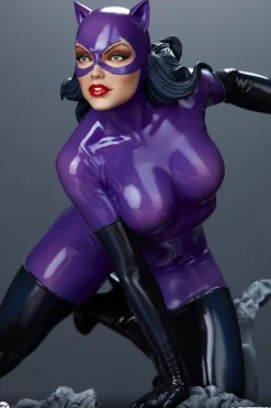 Batman - Catwoman (Purple Edition) 1/4 Scale Maquette Statue