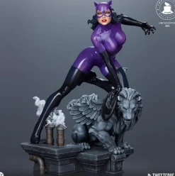 Batman - Catwoman (Purple Edition) 1/4 Scale Maquette Statue