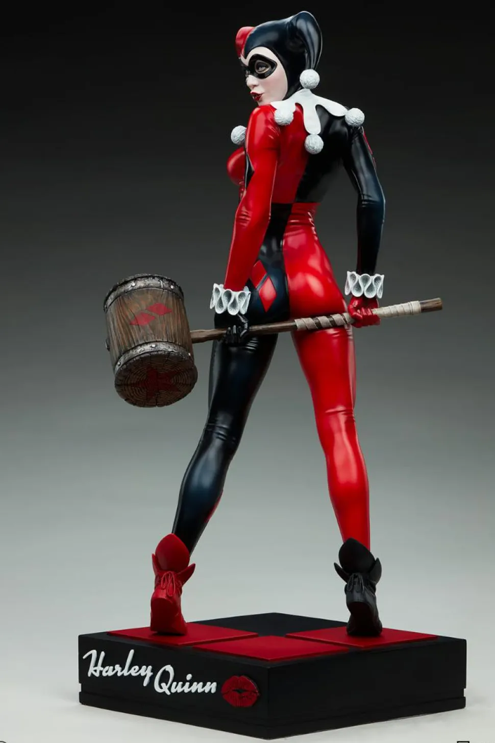 Batman - Harley Quinn: Hell on Wheels (Comic Variant) Premium Format Statue