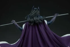 Batman - Huntress Premium Format Statue