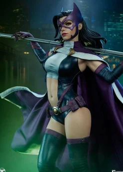Batman - Huntress Premium Format Statue