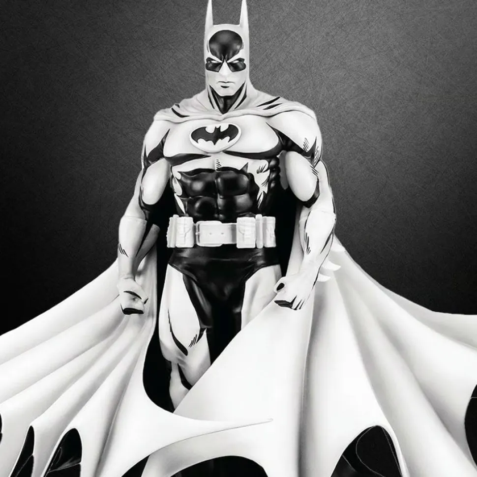 Batman - Neal Adams' Batman Black & White Version 1/8th Scale PVC Statue