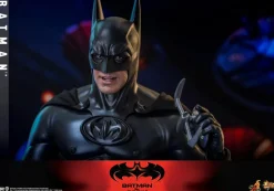 Batman & Robin (1997) - Batman 1/6th Scale Hot Toys Action Figure