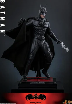 Batman & Robin (1997) - Batman 1/6th Scale Hot Toys Action Figure