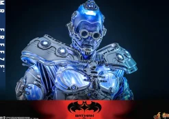 Batman & Robin (1997) - Mr. Freeze 1/6th Scale Hot Toys Action Figure