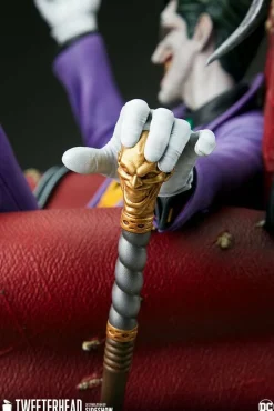 Batman - The Joker Deluxe 1/6th Scale Maquette Statue