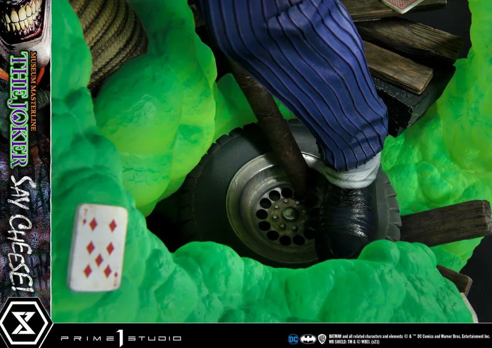 Batman - The Joker “Say Cheese” 1/3 Scale Statue