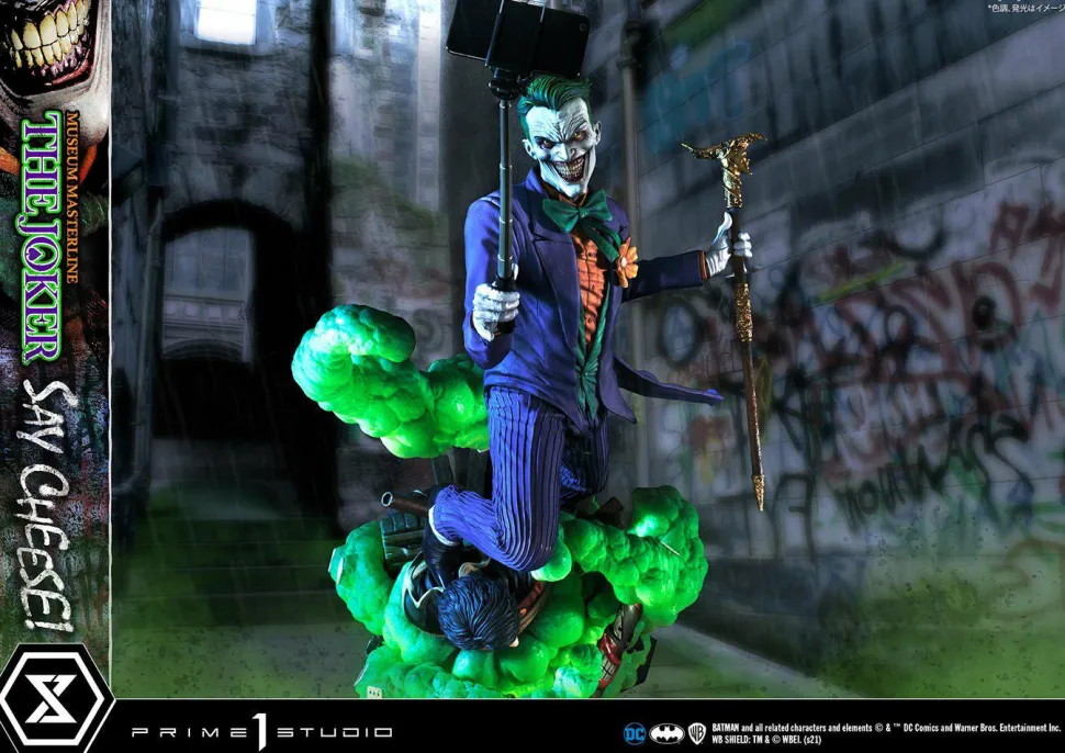 Batman - The Joker “Say Cheese” 1/3 Scale Statue